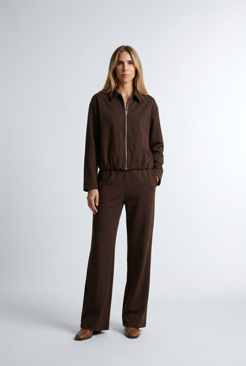 Brown jacket turn-down collar detail
