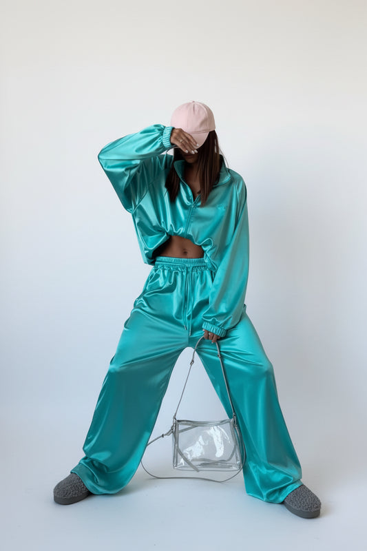 Women’s satin set • Satin wide-leg pants set • Luxury streetwear outfit • Matching two-piece set women • Satin crop top and trousers • Viral TikTok outfit • Fashion Nova style satin set • Elegant lounge set • Vacation outfit women • Trendy women’s streetwear set