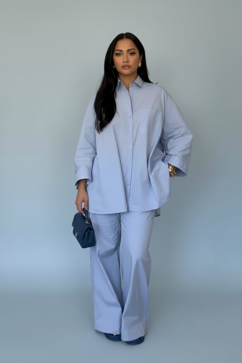 Satin striped oversized shirt and wide legs pants set.