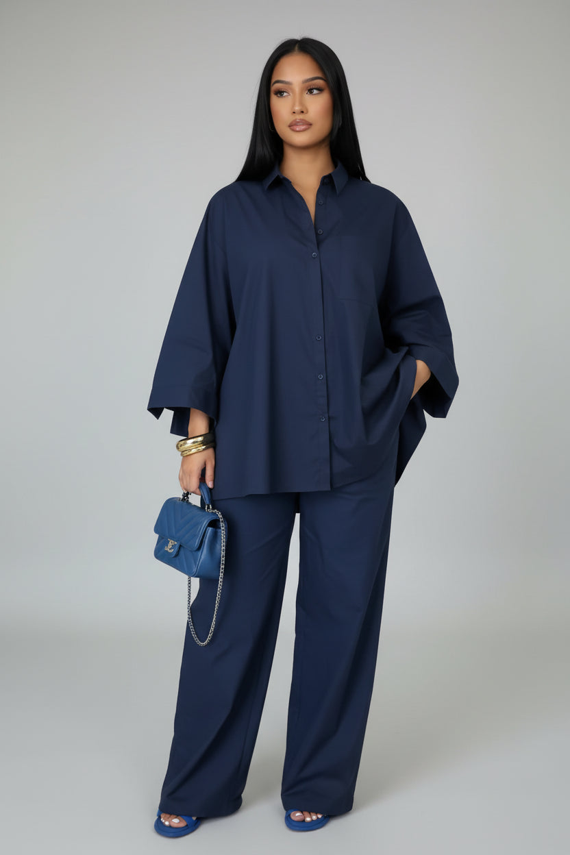 Satin striped oversized shirt and wide legs pants set.
