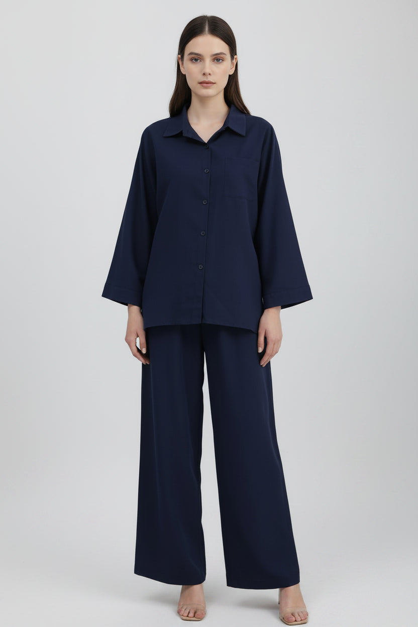 Satin striped oversized shirt and wide legs pants set.