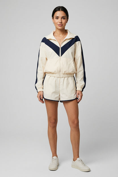 Coordinated contrast jacket and shorts set in a casual look