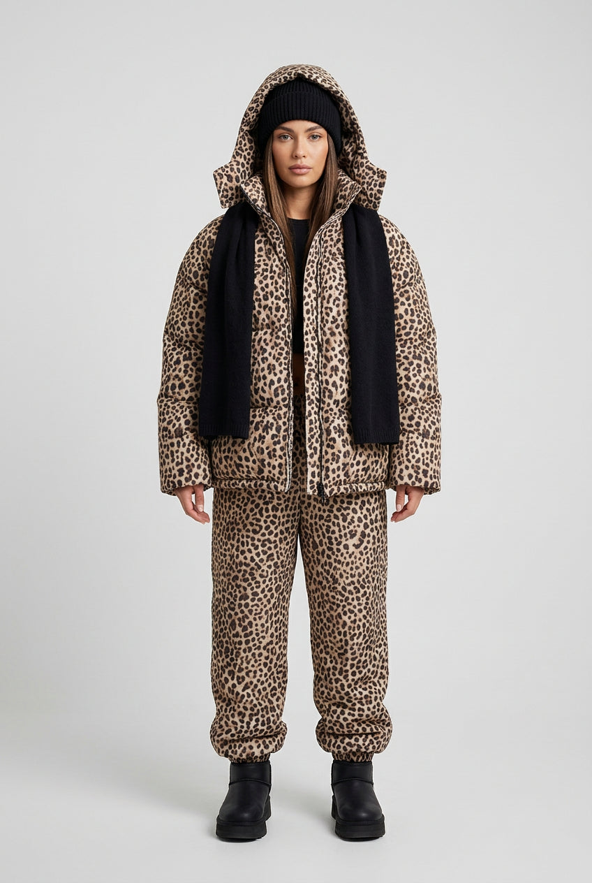 Black colour option for the coordinated puffer jacket and pants